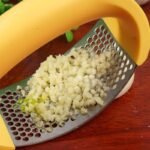 Stainless Steel Garlic Masher Garlic Press Household Manual Curve Fruit Vegetable Tools Kitchen Gadgets - Image 4
