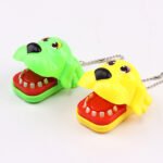 Biting hand shark biting finger toy - Image 5