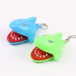 Biting hand shark biting finger toy - Image 2